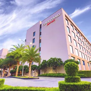 Courtyard By Marriott Agra Агра